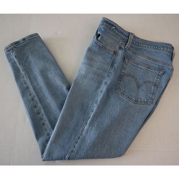 Levi's Women's Sz 29 Light Wash Wedgie Icon Fit Button-Fly Ankle Jeans - Picture 5 of 8